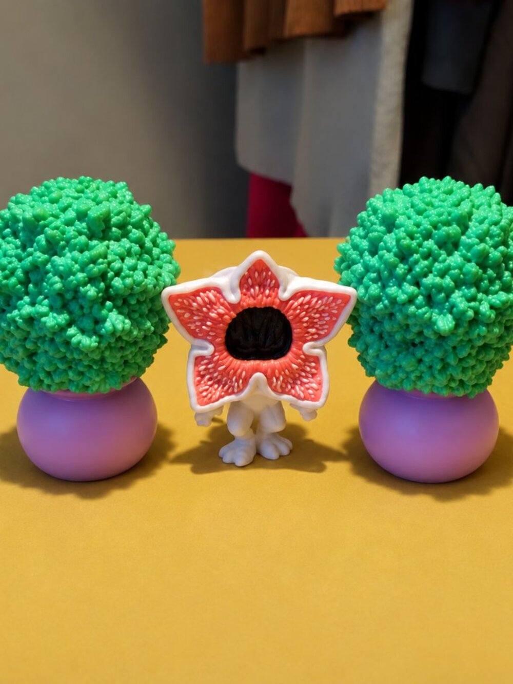 Stranger Things Demogorgon Mini Figure + 2 Potted Trees Bundle